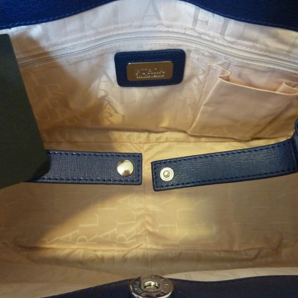 NEW FURLA Dark Ink Blue Saffiano Leather New Giselle Tote Bag/Satchel/ Handbag - Picture 9 of 11